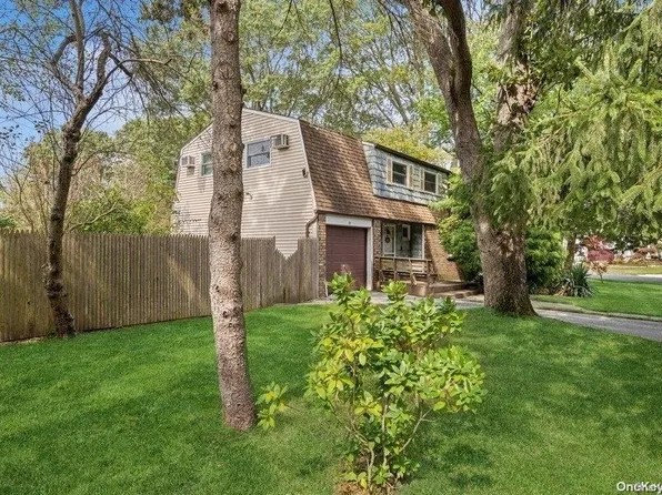 18 Corvair Lane, Selden, NY 11784