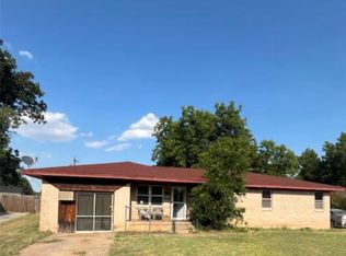 707 Gayle St, Burkburnett, TX 76354