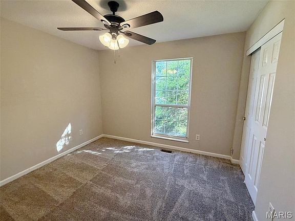 5th image of 2744 Chapel View Dr