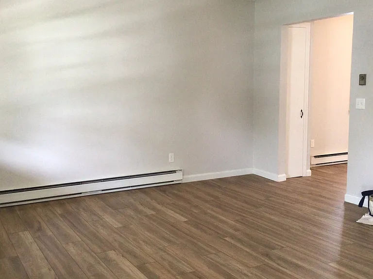 28 High St — Photo 3
