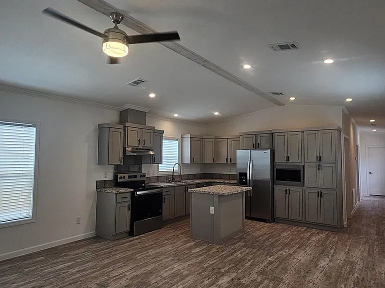 741 Hollow Ln — Photo 4