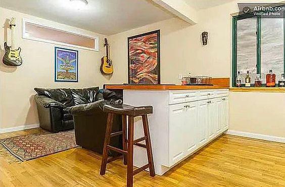 2nd image of 609 E 11th St APT 4