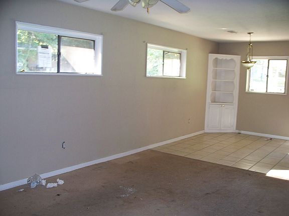 4th image of 2838 Lakewood Dr