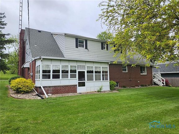 3rd image of 204 W School St