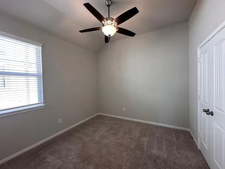 4715 Los Pines Way — Photo 3