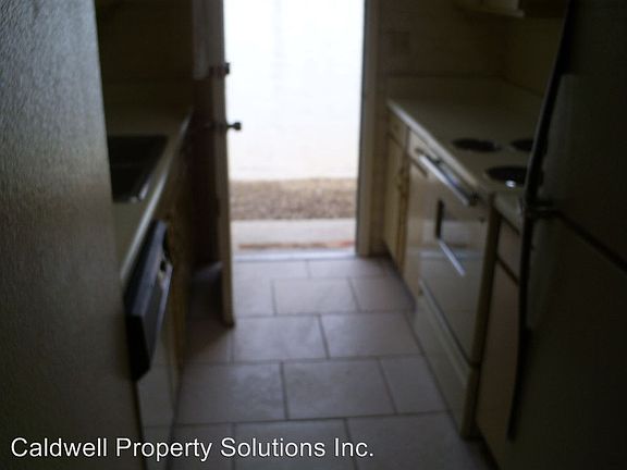 4th image of 1657 N Palo Verde Ave