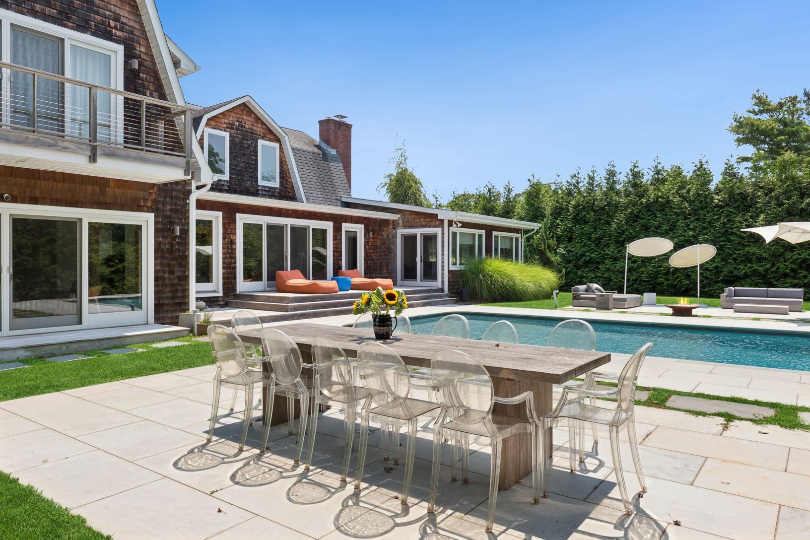  huge property with privacy, and ample room for entertaining