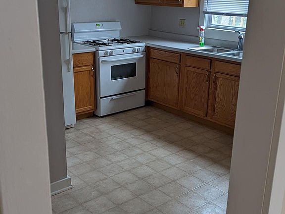 4th image of 136 N Michigan Ave #1