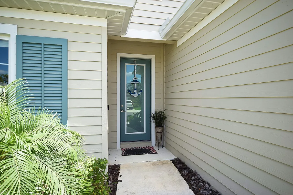 house entry - 7538 Ridgelake Cir