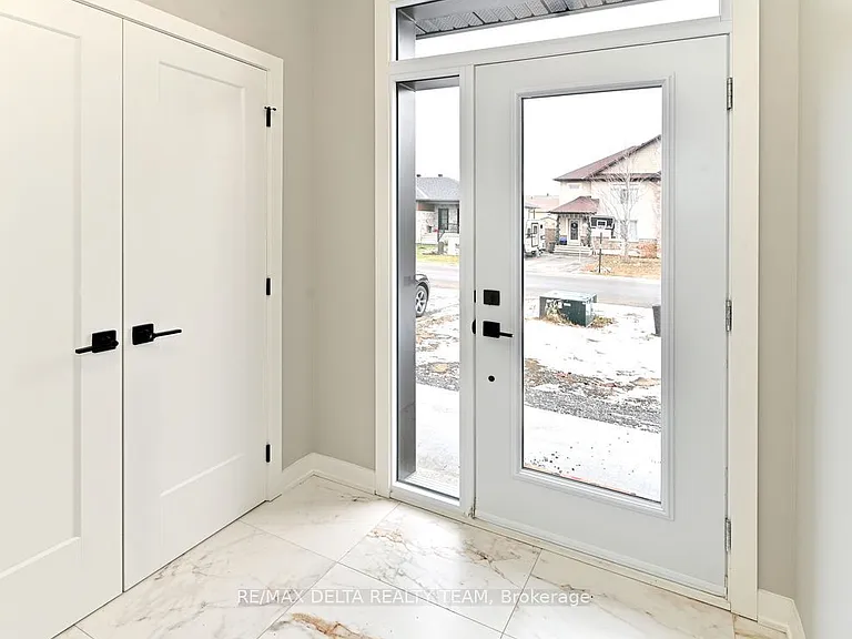463 Denis St — Photo 3