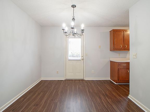 4th image of 3256 N Senseney Cir