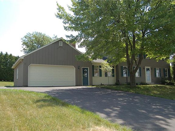 5th image of 8214 Pembroke Dr