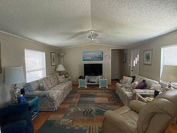 4th image of 412 Bruce Ave