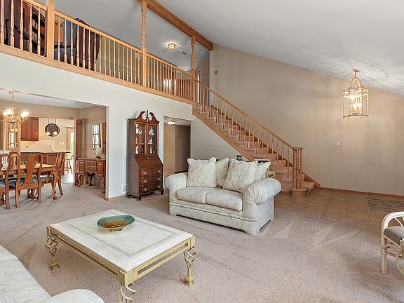 5th image of 17243 Grange Dr
