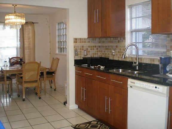 5th image of 1608 S N Street