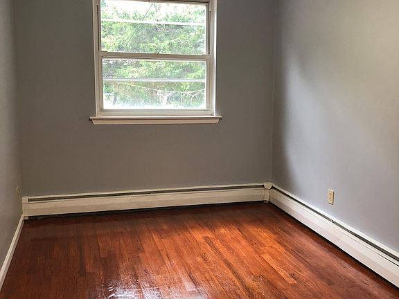 3rd image of 818 Bartholdi St Floor 2
