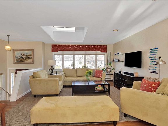2nd image of 1636 De Mott Ct