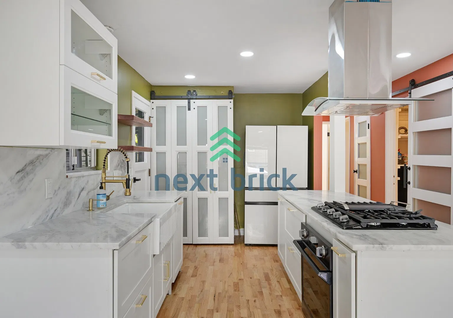 "Charming 3-Bedroom, 2-Bathroom Home in a Walkable Seattle Neighborhood" — Photo 4