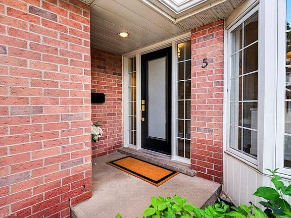3rd image of 2435 Woodward Ave #5