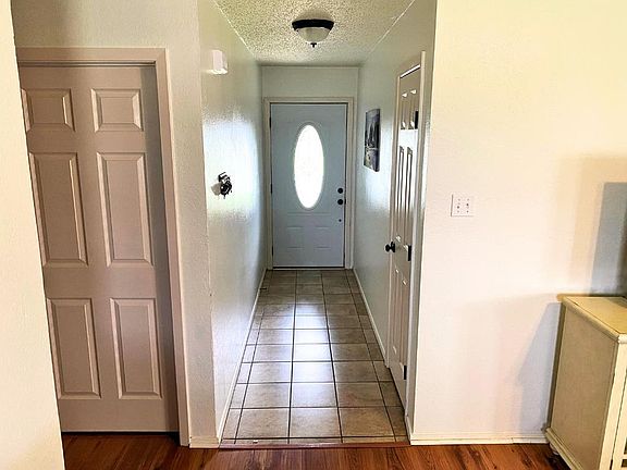 4th image of 2809 Vancouver Dr