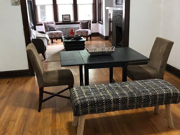 4th image of 2253 W Cornelia Ave #2W