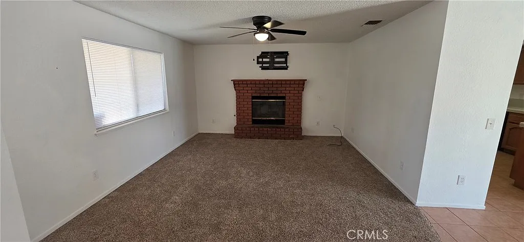 3 bed, 1222 sqft, $2,395 — Photo 4