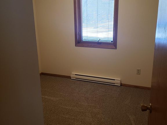 4th image of 418 Cedar Ct APT 9