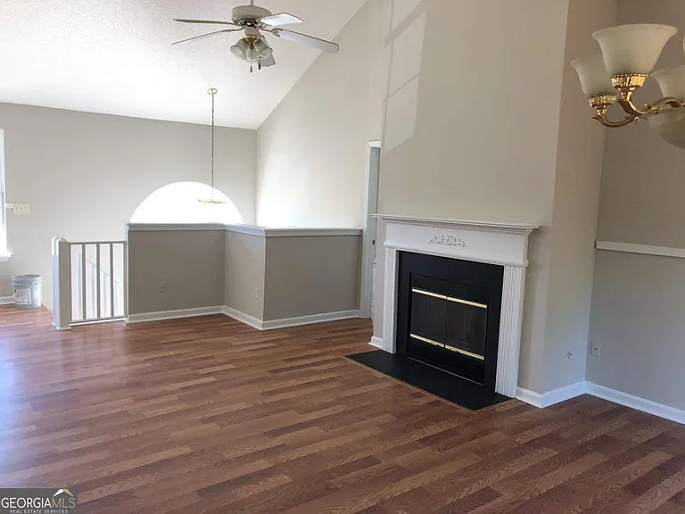 6923 Cave Springs Rd — Photo 2