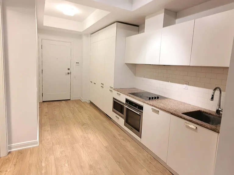 50 Charles St E #2607 — Photo 18