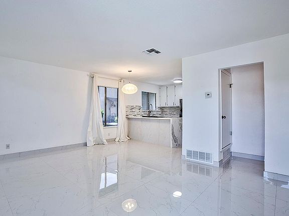 4th image of 1407 Elizabeth Ave #1