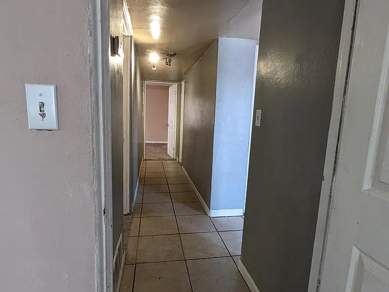 3313 E Fairmount St — Photo 3