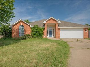 2828 Victoria Dr, Norman, OK 73072