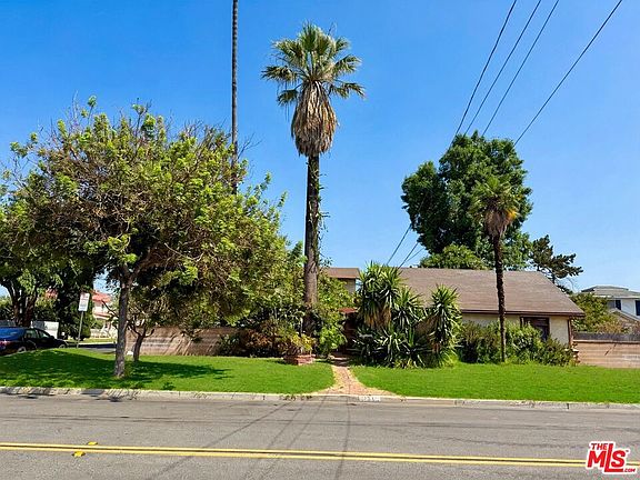 4th image of 8741 Garibaldi Ave