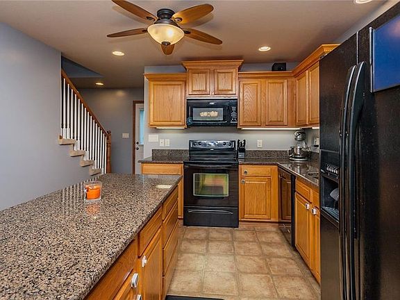 5th image of 4407 SW Somersby Blvd