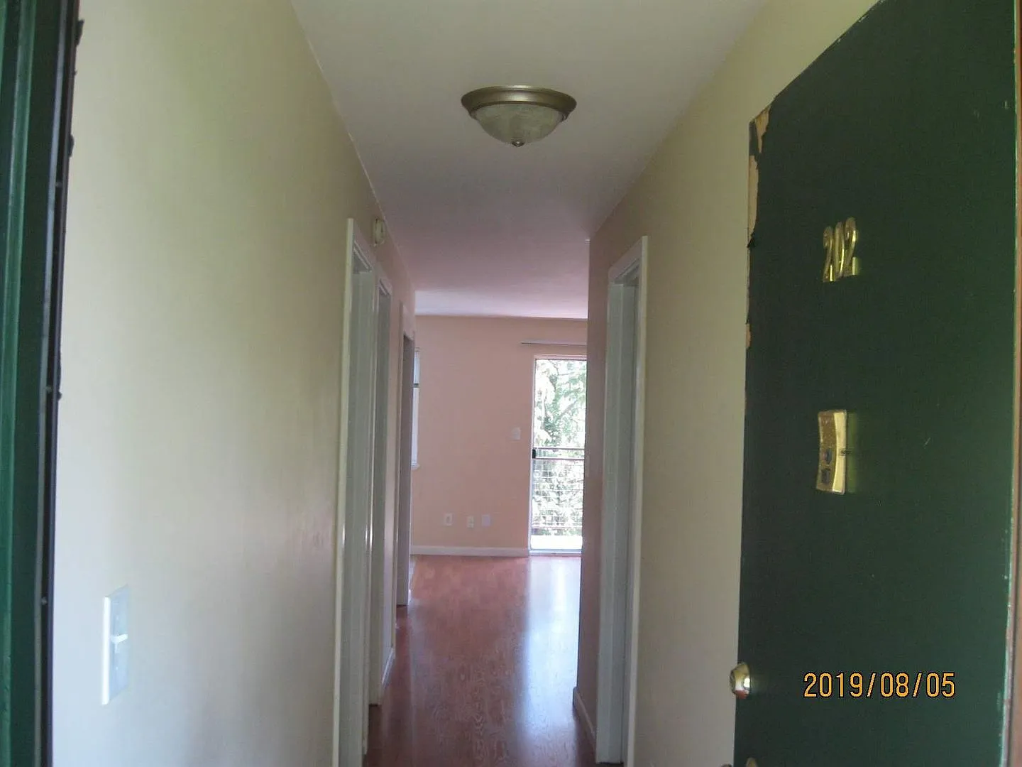 Mercer Manor Apartments — Photo 3