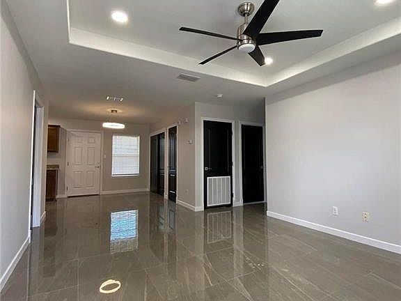 2nd image of 2407 Ivy Ave