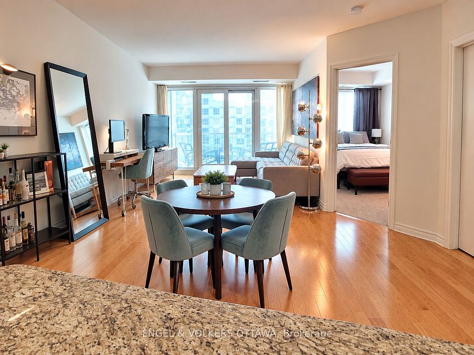 1st image of 234 Rideau St #607