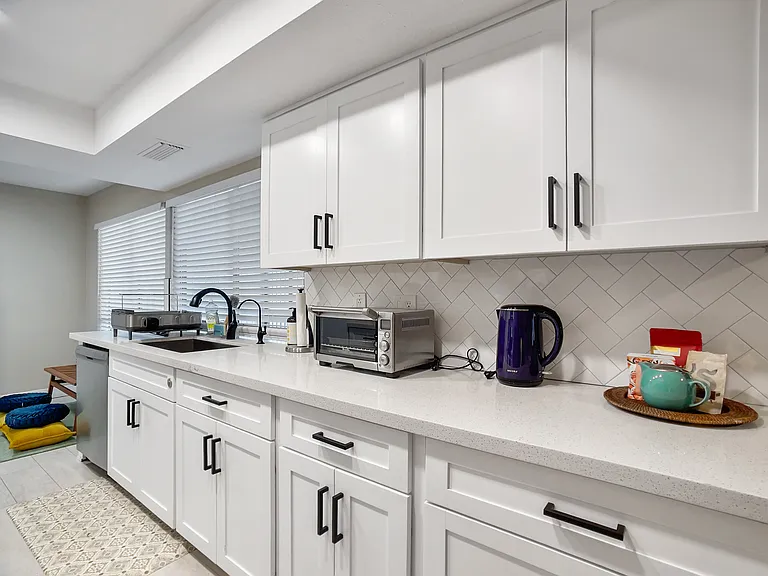 920 W Solcito Ln — Photo 16