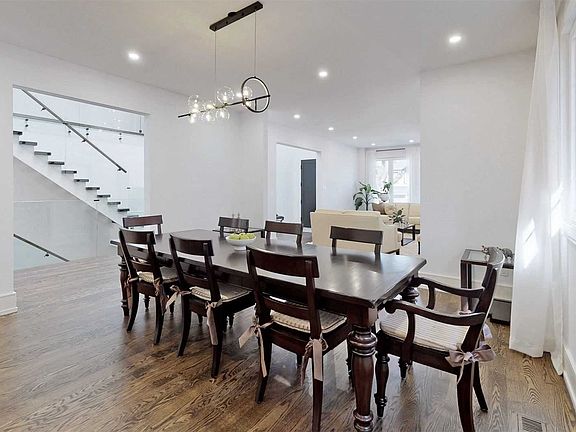 5th image of 54 Fairmeadow Ave