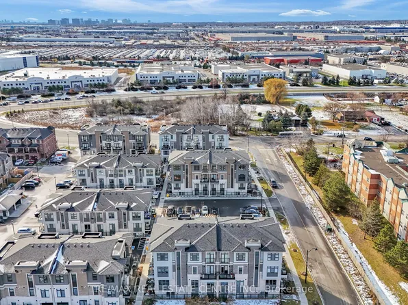 10 Halliford Pl #G-32-312, Brampton, ON L6P 4R1