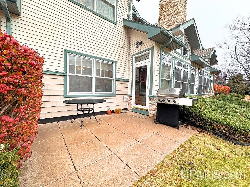 1265 Lakeshore Park Pl, Marquette, MI 49855 Zillow