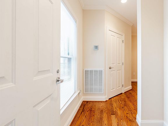 4th image of 301 S Main St #310