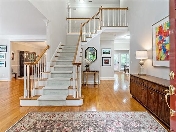 3rd image of 7209 Meadow Run Ln