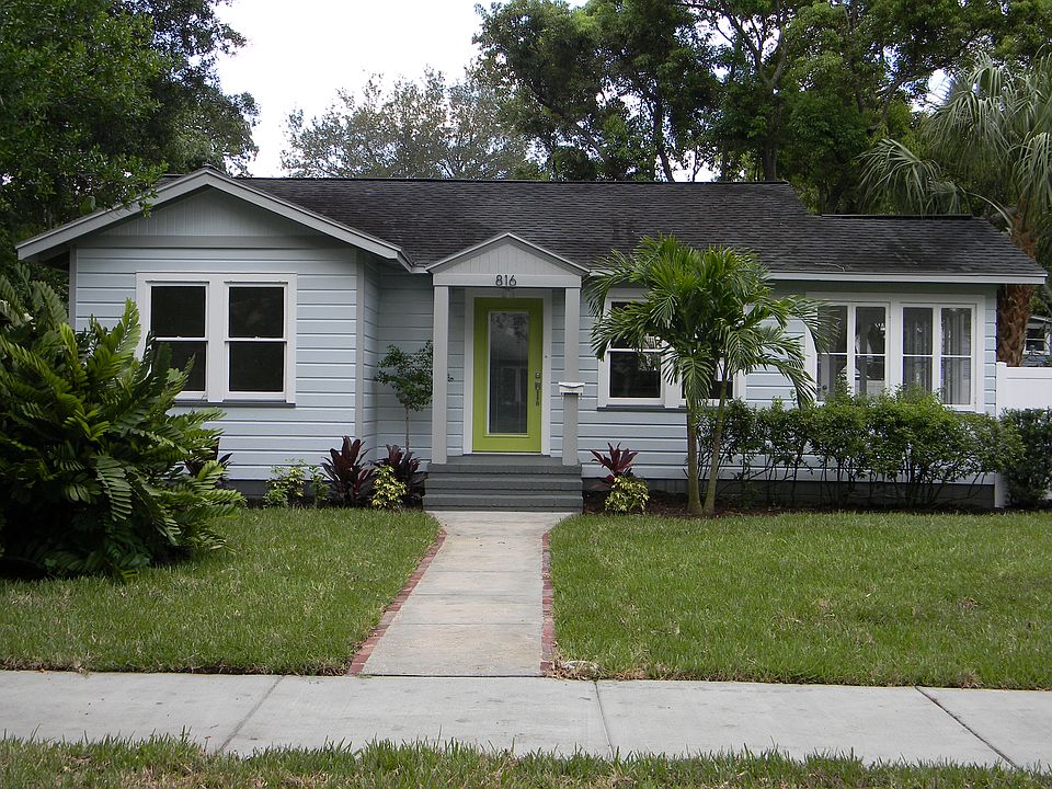 1st image of 816 25th Ave N