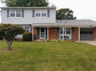 32 White Clay Cres, Newark, DE 19711