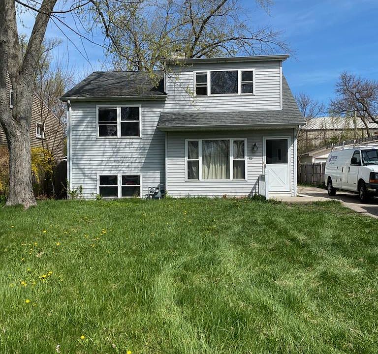 1st image of 27W020 Evelyn Ave