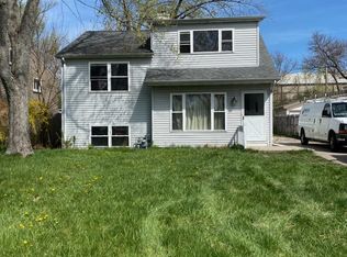 27W020 Evelyn Ave, Winfield, IL 60190