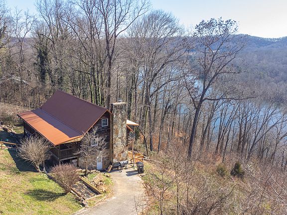 3rd image of 191 Hudson Ln