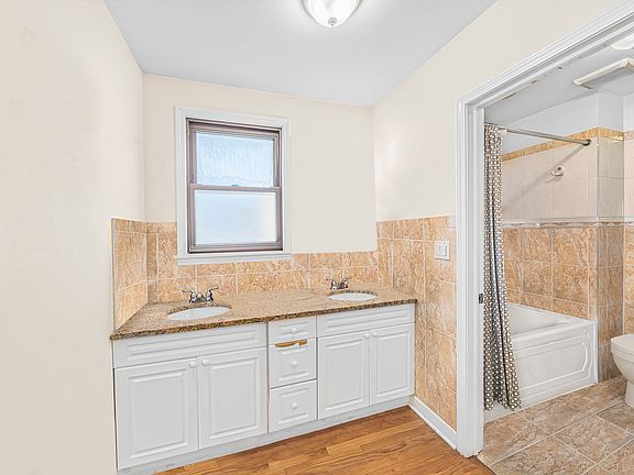 5th image of 2514 W Haddon Ave Unit 2