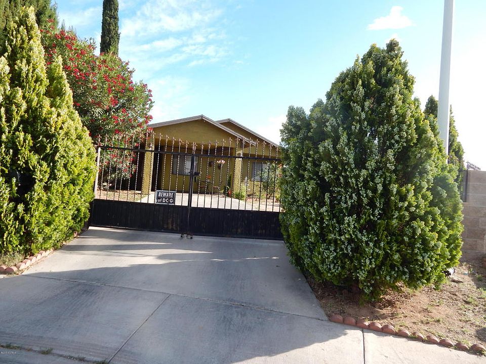 1st image of 1010 E Parkway Dr